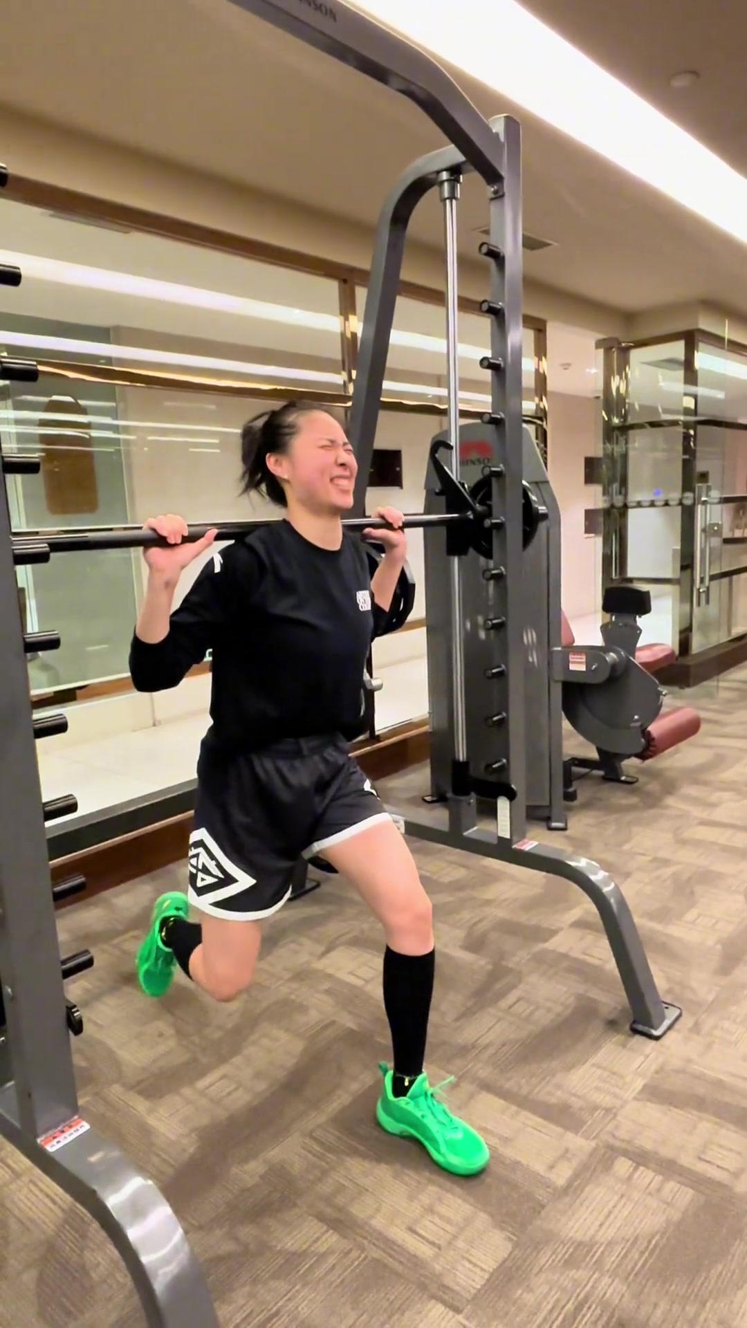 备战！王思雨晒训练视频：总决赛来了 经历伤病后的一波痛苦面具