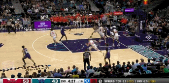 予取予求！基迪内外开花连投带罚独得9分 率队轰出14-4扩大领先