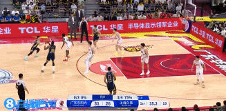 足够幸运！徐杰出手三分后球再度颠进篮筐 广东继续扩大领先