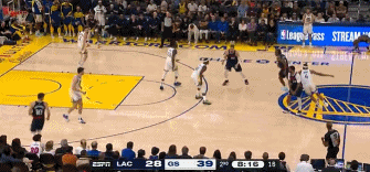 挺身而出！博格丹底角空位三分速射命中 帮助快船顽强咬住