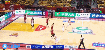 真正的“钉板”大帽！徐昕篮下强攻 法耶身后大帽将球摁篮脖子上