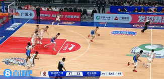 真不应该！新疆反击3打1 伊力福拉提左手上空篮不中&自己抱头懊恼