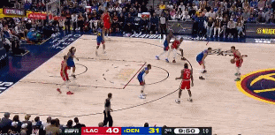 🤖机器人发力！小卡内外开花连投带罚独得8分 率队领先到两位数