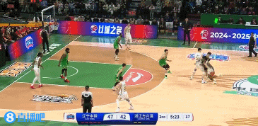 追到差1分！朱俊龙翻身压哨中投+胡金秋补篮+小布朗后仰中投！
