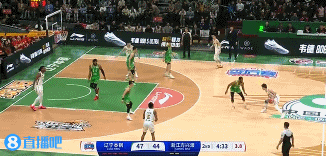 追到差1分！朱俊龙翻身压哨中投+胡金秋补篮+小布朗后仰中投！