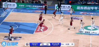 💥炸裂输出！小巴里-布朗连中2记三分 个人独得8分轰停北京